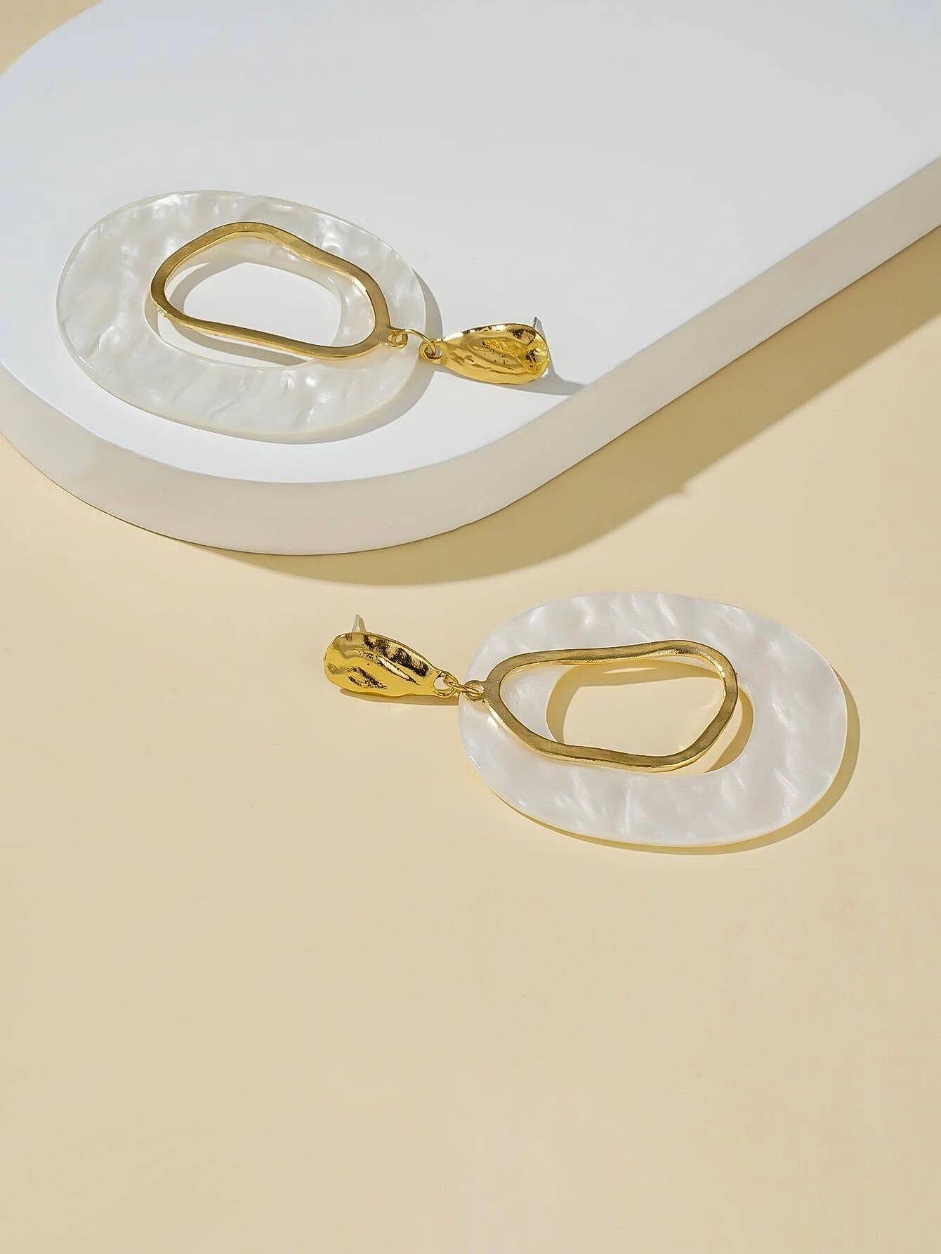 Acrylic Oval Pearl-Gold Earring